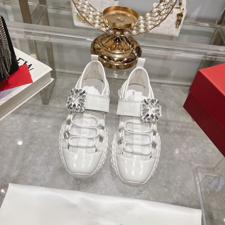 Chaussures à boucle carrée en strass souples de haute qualité 2024 pour femmes, nouveau style printemps-été, semelle épaisse ajourée_voghion.com