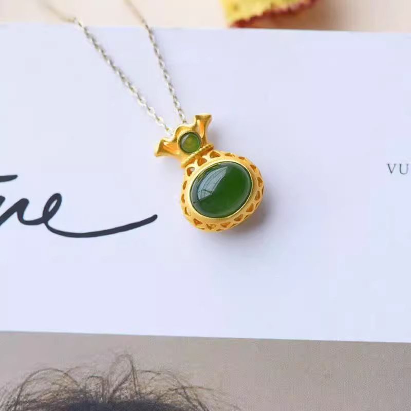 Hochwertige, vielseitige, elegante Halskette mit Geldbeutel aus künstlicher weißer Jade und Jaspis, Fischkorb-Anhänger, High-End-Licht_voghion.com
