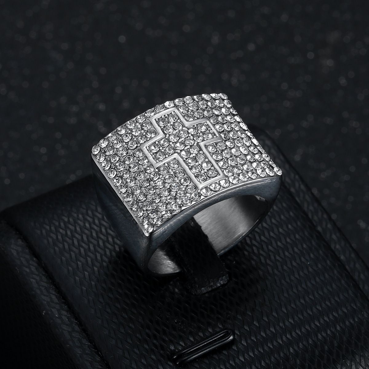 Neuer Herrenring aus 316er Edelstahl/Titanstahl, vergoldet, mit Diamanten besetzt, Kreuz, Hip-Hop_voghion.com