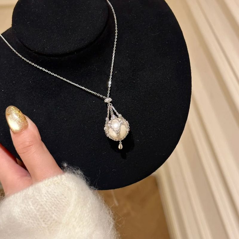 Dreamcatcher Sparkling Diamond-Encrusted Net Pearl Necklace Niche Design Detachable Luxurious Sweater Chain For Women_voghion.com