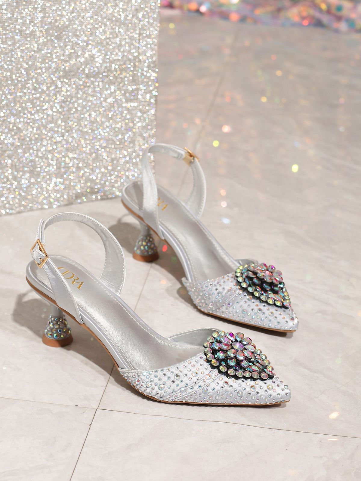 Damenschuhe Mode Temperament Intarsien Ziegel Herz High Heel Sandalen Hochzeit Abendessen Spitze Einzelschuhe_voghion.com