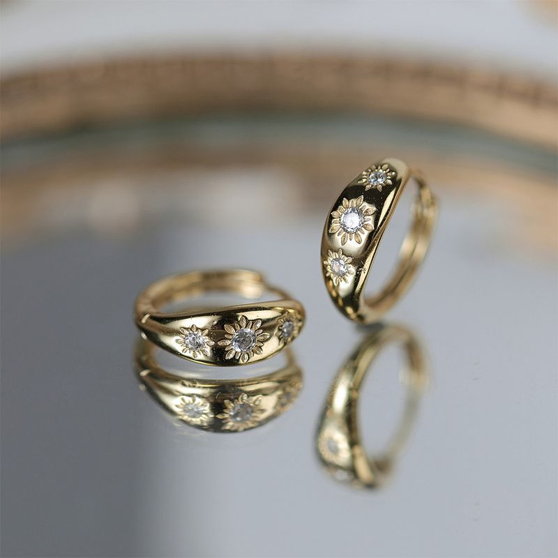 Golden Little Sun Octagonal Star Earring Buckle Female Ins French Gold Plated Earrings With Diamond Inlets_voghion.com