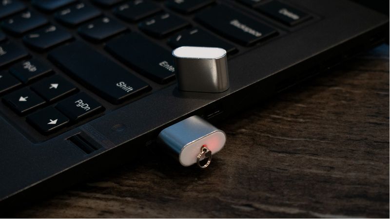 High-Fastness Mem Card Reader for Swift Data Transfer works for Windows_voghion.com