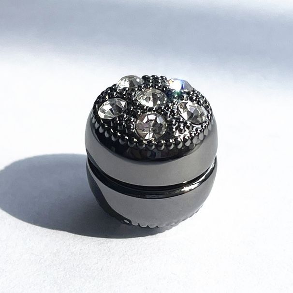 Sciarpa lunga super magnetica con fibbia in mattoni a pois fatti a mano da donna_voghion.com