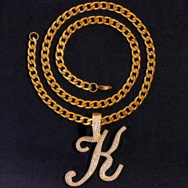 Catene Flatfoosie Collana con ciondolo a forma di lettera corsiva in acciaio inossidabile per donna con strass scintillanti e iniziale alla moda_voghion.com