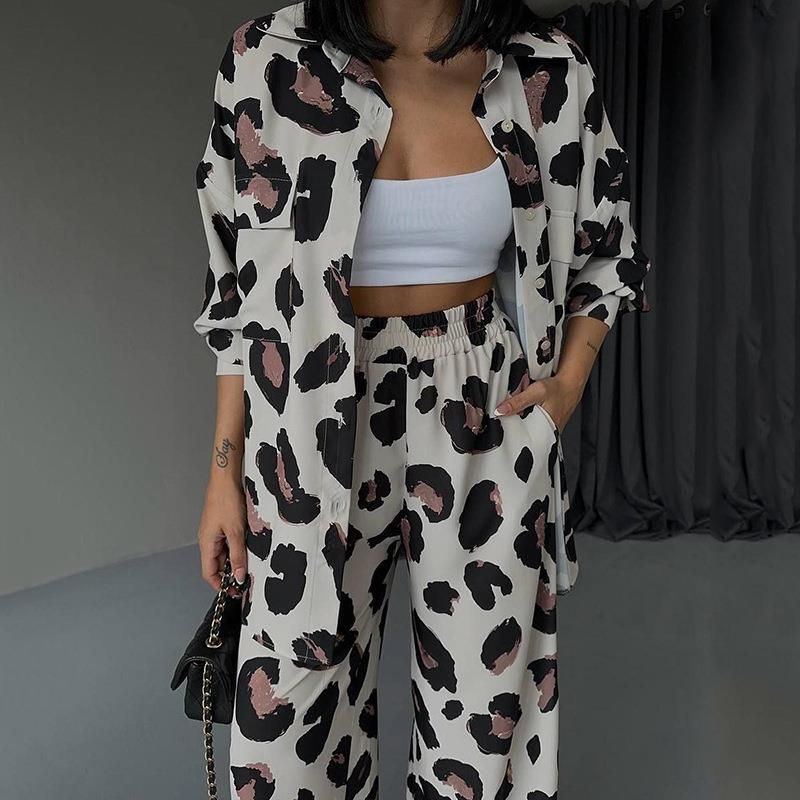 Completo due pezzi da donna autunno 2025 con camicia a maniche lunghe e pantaloni a gamba larga, modello casual stampato_voghion.com