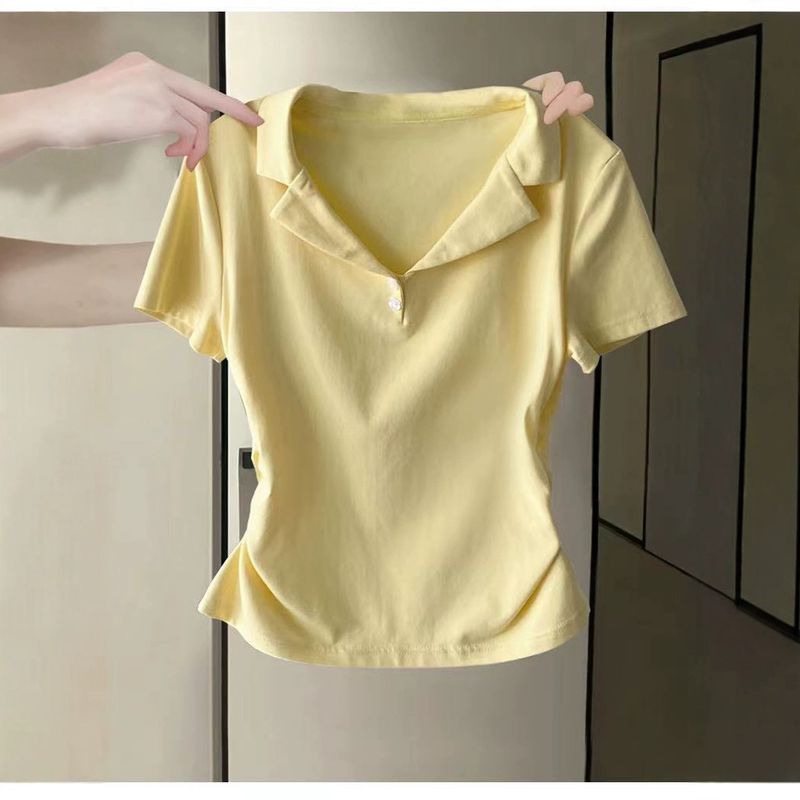 Damenbekleidung Milchblaues Poloshirt Kurzarm T-Shirt mit geraden Schultern Neues Damen-Top mit V-Ausschnitt und schmaler Taille und kurzen Ärmeln_voghion.com