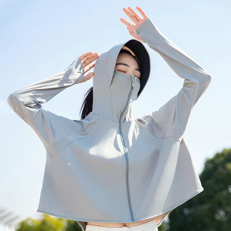 Mantella con cappuccio e protezione UV in seta ghiacciata da donna con visiera in gomma nera per l'estate_voghion.com