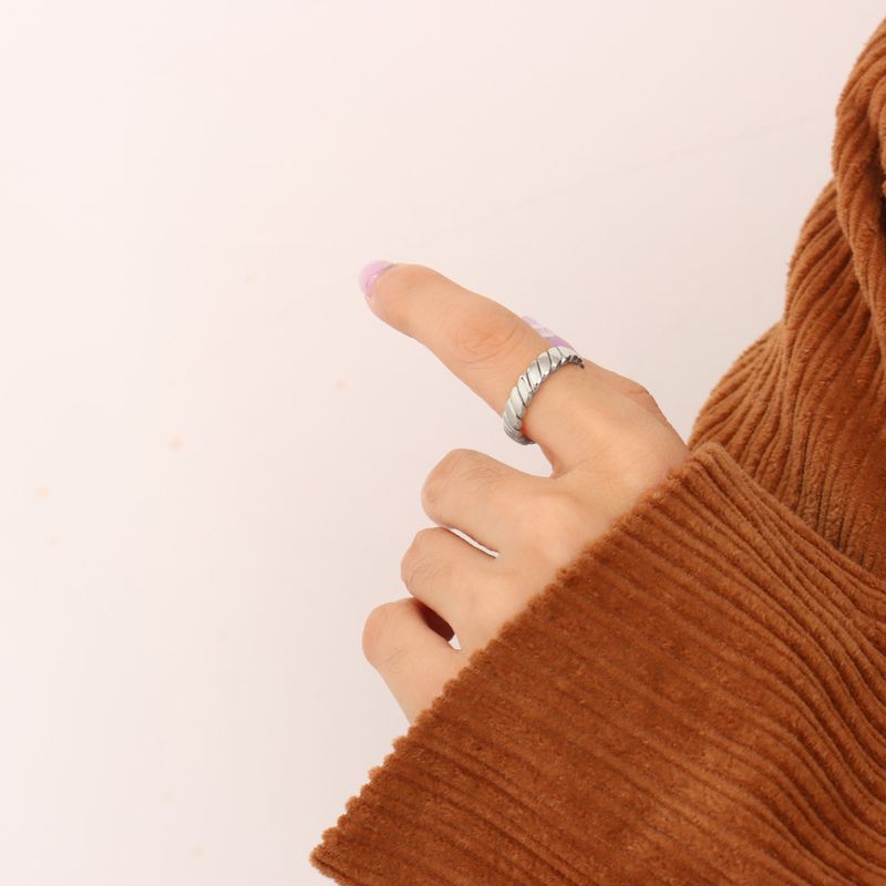 Bague rotative géométrique unie de style froid Marka, ne se décolore pas, design de niche A303_voghion.com