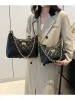 Bolso de hombro con textura premium y cadena elegante Dia Grid para mujeres modernas_voghion.com