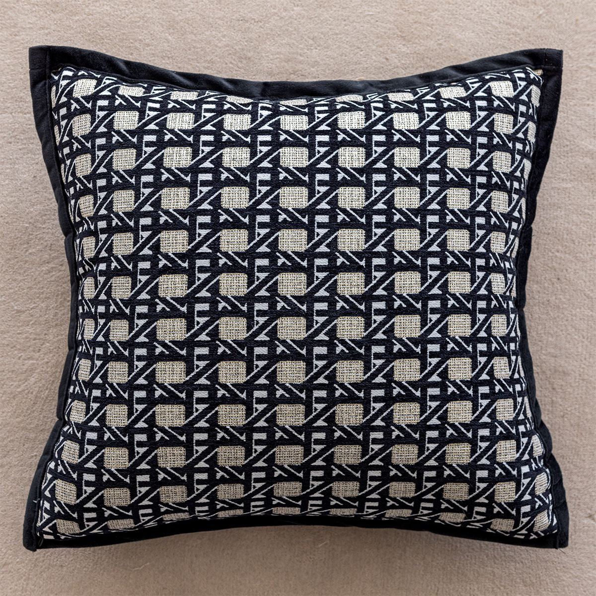 Copricuscino per divano nero di lusso leggero, modello di hotel di fascia alta, cuscino decorativo per comodino, cuscino per schienale del letto_voghion.com