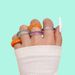 2025 Neuheiten Neue geometrische mehrfarbige transparente Acrylharzringe Set für Damen Mode Regenbogen runder Stapelfingerring Party_voghion.com