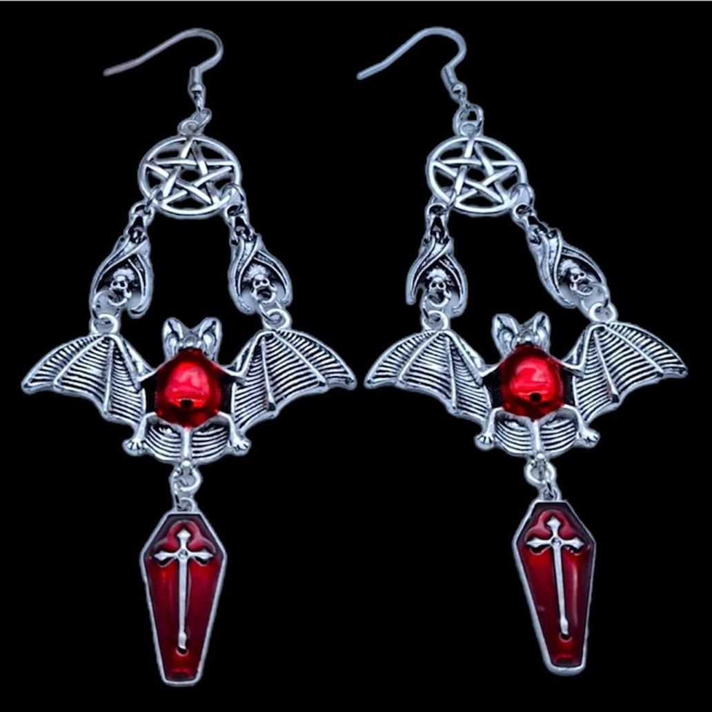 Grandi orecchini gotici a forma di pipistrello con ciondolo vintage_voghion.com
