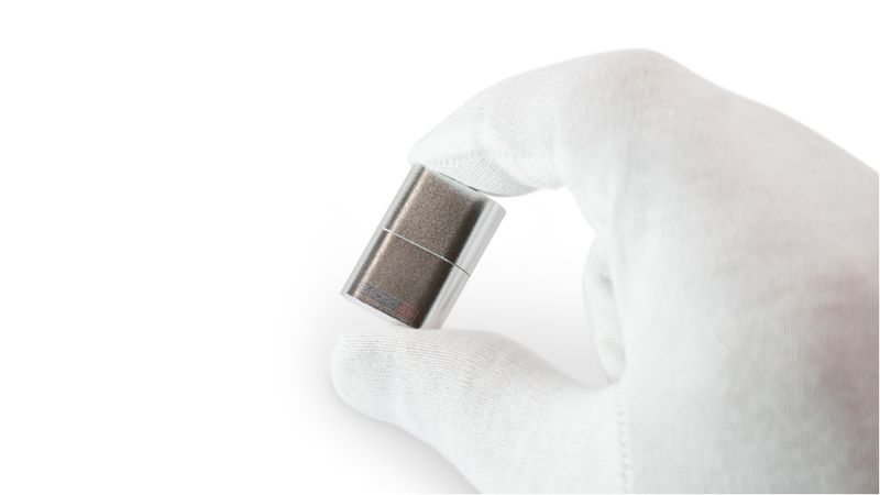 Compact Metal Card Reader for Portable Data Management works for PC & Mac_voghion.com