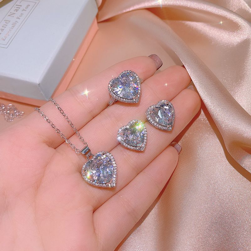 Set di tre gioielli con collana a forma di cuore in zircone, orecchini e novità 2021_voghion.com