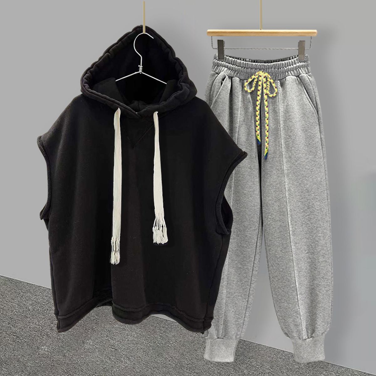 Herrenbekleidung Modemarke Einfarbig Ärmelloses T-Shirt Anzug Herren Sommer Ins Trendy All Match Kapuzenweste für Jungen mit hübschem_voghion.com