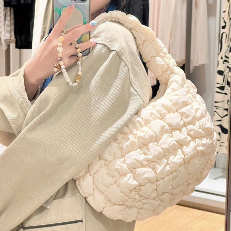 Women's Bag pleated cloud bag, versatile and fashionable one-shoulder portable dumpling bag, large-capacity down cotton armpit bag for women_voghion.com