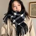 Scarf för kvinnor 2024 höst och vinter ny koreansk version rutig scarf mångsidig mellan till lång stil, bärs som en_voghion.com