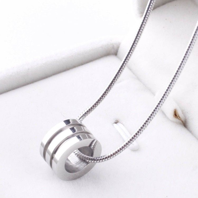 Simple temperament titanium steel men's pendant necklace does not fade trendy neutral women's clavicle advanced snake bone chain accessories_voghion.com