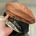 Vendita calda 2024 Nuove donne in pelle PU inverno catena Barette pittore berretti berretti per signore ragazze cappelli alla moda cappello elegante berretto_voghion.com