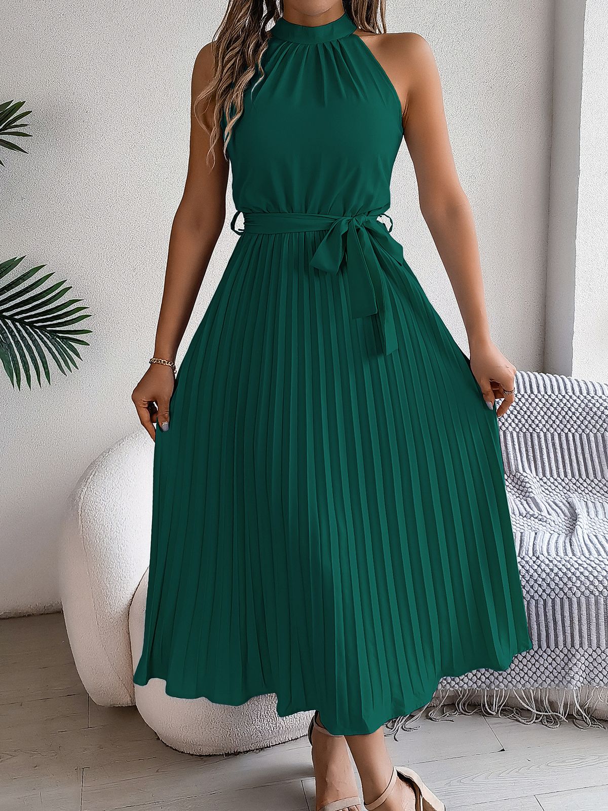 Elegantes, ärmelloses Maxikleid mit hohem Halsausschnitt und plissierter Taille für Damen im Sommer – Atmungsaktive Polyestermischung, fließender A-Linien-Rock_voghion.com