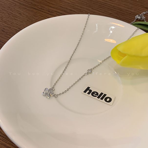 Collier en zircon à fleurs pour femmes, design de niche, chaîne de clavicule douce, collier avancé 2024, nouveaux accessoires tendance en gros_voghion.com