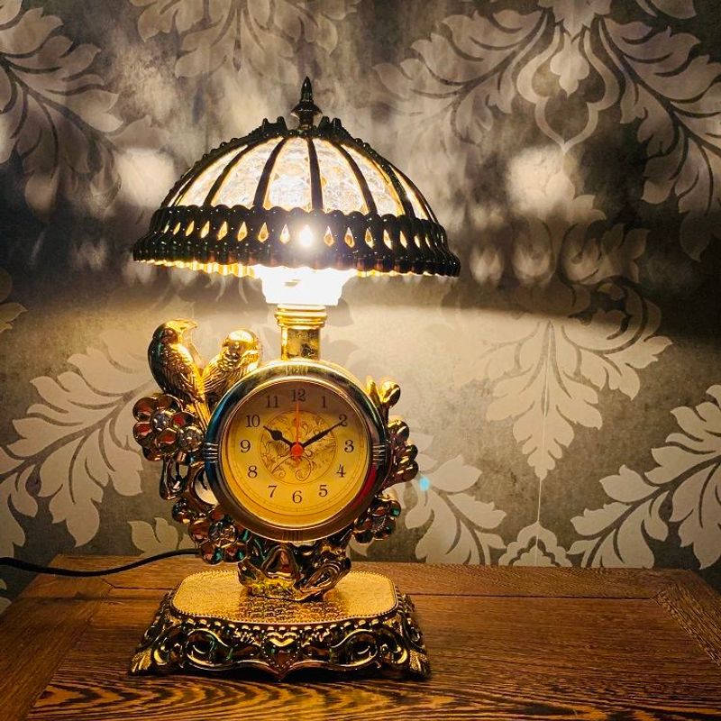 【 6805 People's Collection 】 The Fate Home Alarm Bedhead Night Light Classic European Bedroom Clock Desk Lamp Living_voghion.com