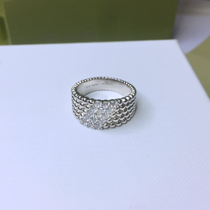 S Reines Silber Neuer fünfreihiger Diamant für Frauen Modischer einzigartiger Nischendesign-High-End-Ehering_voghion.com