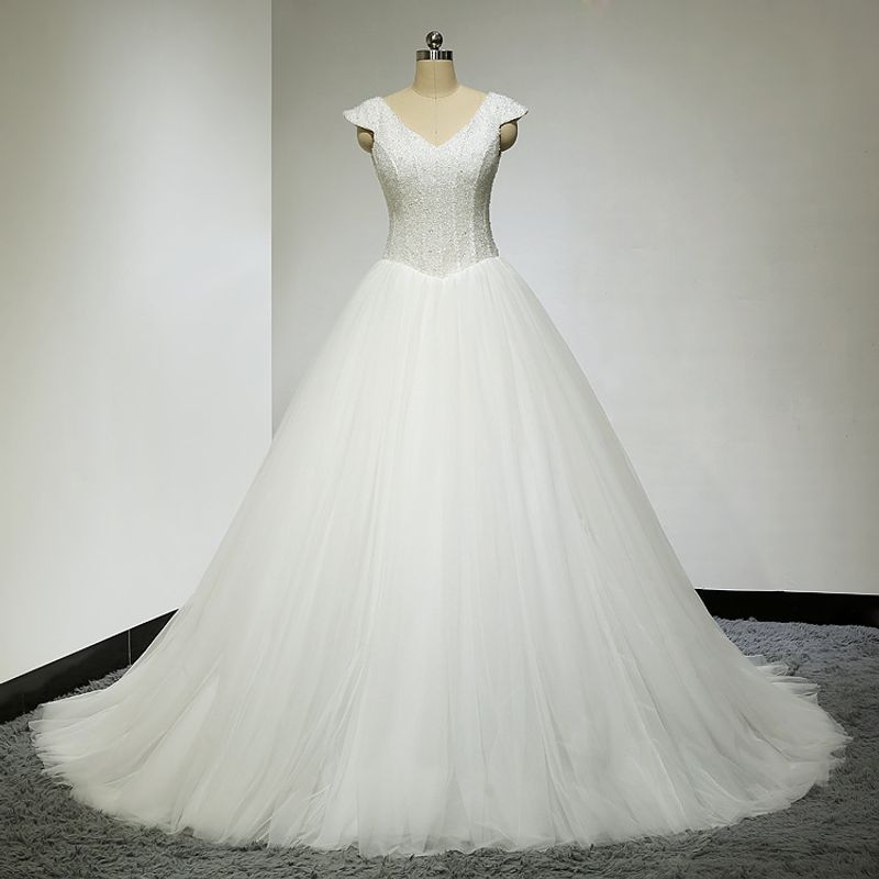 Robe de mariée grande queue, col en v, double épaule, robe de palais perlée, luxe haut de gamme, personnalisable_voghion.com