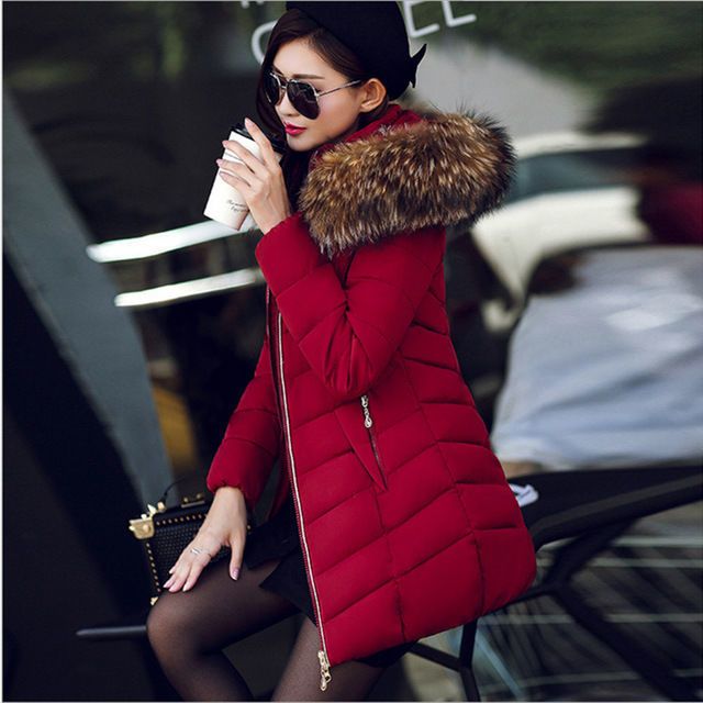 Wintermantel in Übergröße mit Kunstpelzkapuze – Slim-Fit-Langjacke für Damen (M–6XL, Burgunderrot/Schwarz/Khaki, gestepptes Polyester, Reißverschluss vorne, Taschen)​_voghion.com