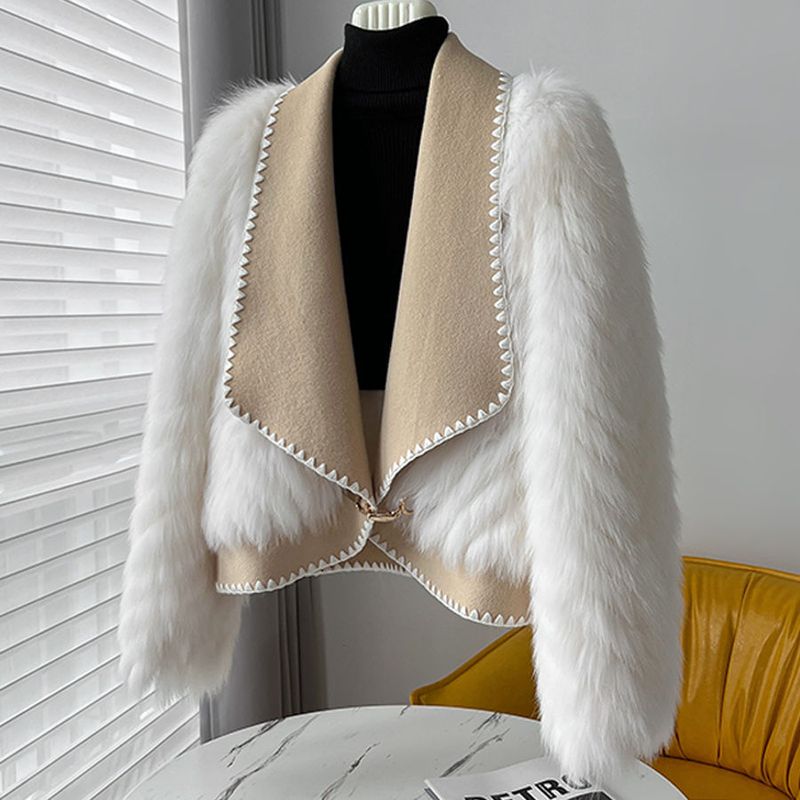 Cappotto corto da donna con finiture in pelliccia di volpe sintetica - Cardigan alla moda con colletto in misto lana double-face - Crema e cammello chiaro_voghion.com
