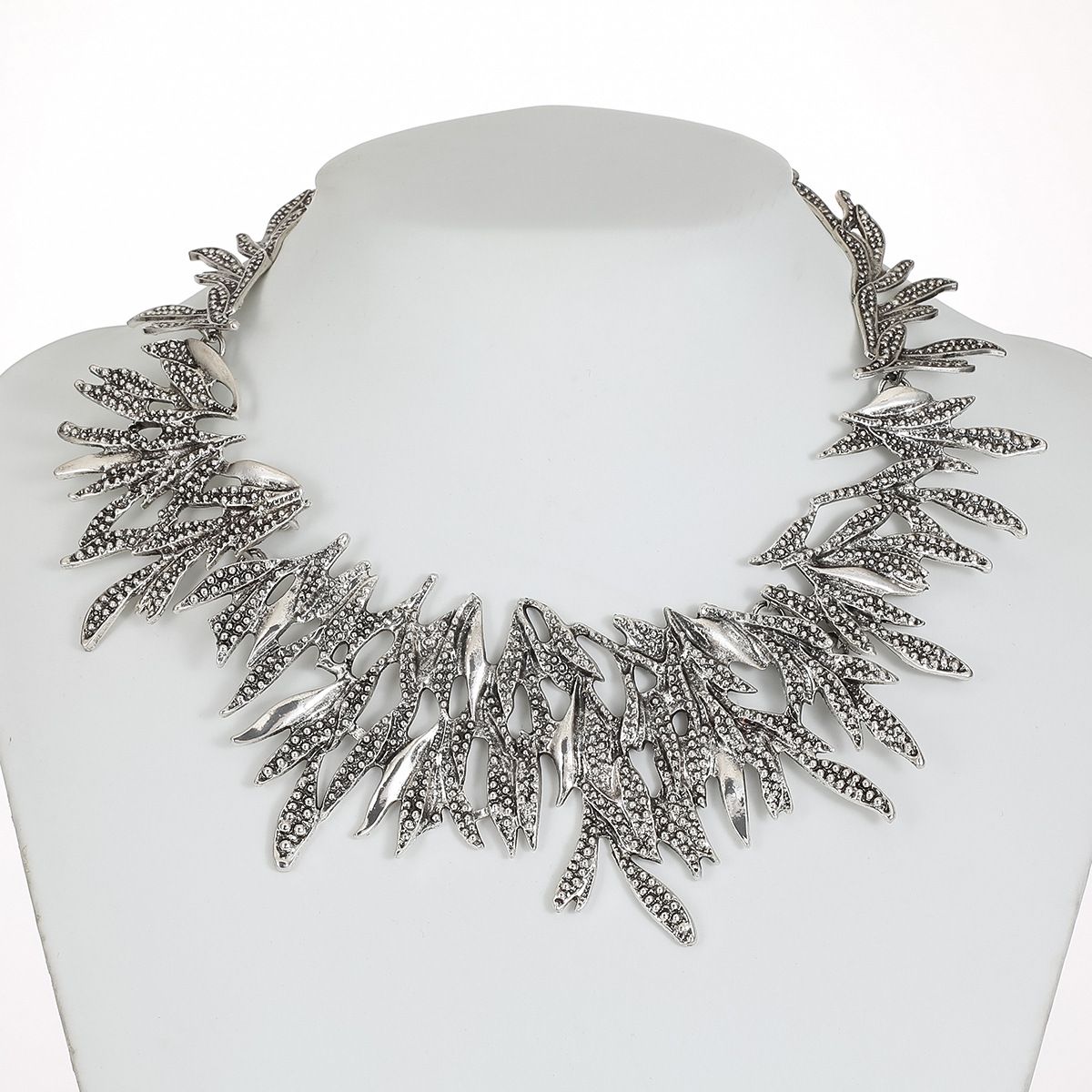 Design esagerato e atmosferico, collana di gioielli, catena per clavicola, accessorio femminile_voghion.com