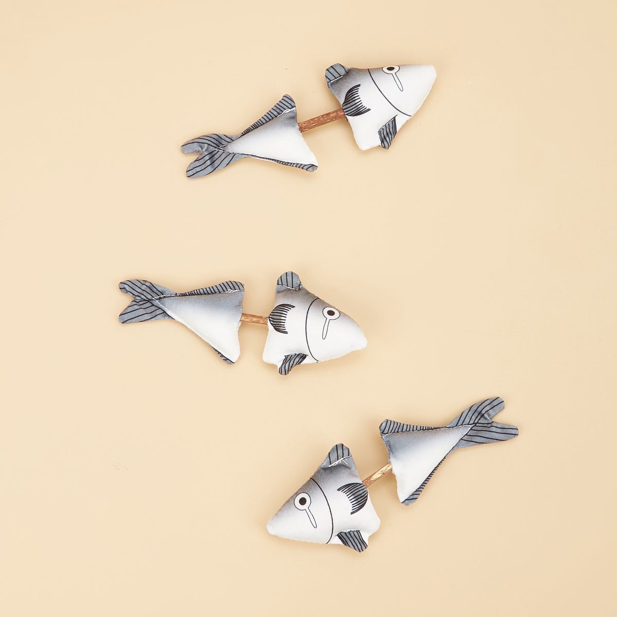 Mint Cartoon Plüsch Beißring Realistische Fische Frischer Atem Katze Langeweile Relief Spielzeug Zähne Reinigung_voghion.com