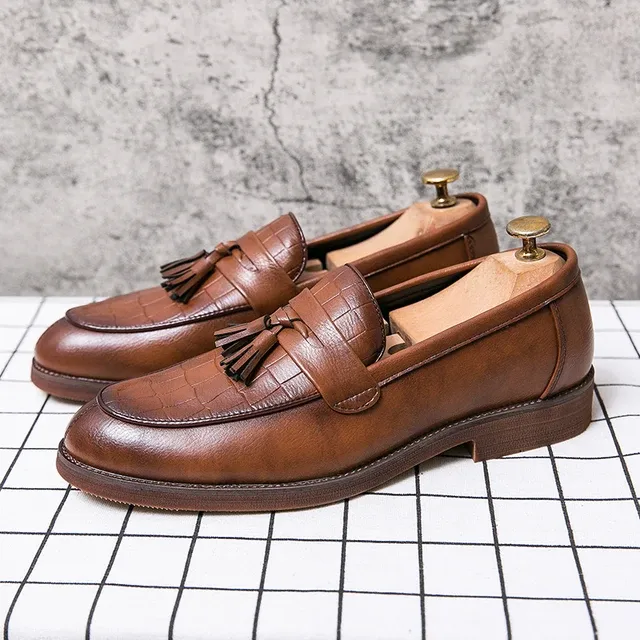 2022 Leder Casual Herren Loafers Band Slip On Herren Kleid Schuhe Freizeitstil Große Größe 38-47 Gute verschleißfeste Sohle_voghion.com