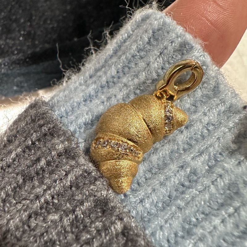 S925 Sterling Silver Brushed Croissant Pendant Medieval French Retro Cute Cute Shape Croissant Pendant Jewelry_voghion.com