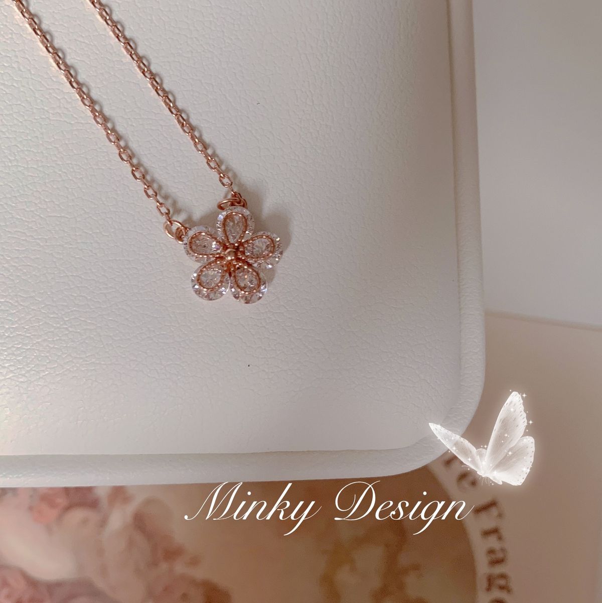 "Blummesprooch" Diamant Blummenhalskette Liicht Luxus Nisch Design Schléissebeenkette Einfach Temperament Anhänger Halskette_voghion.com