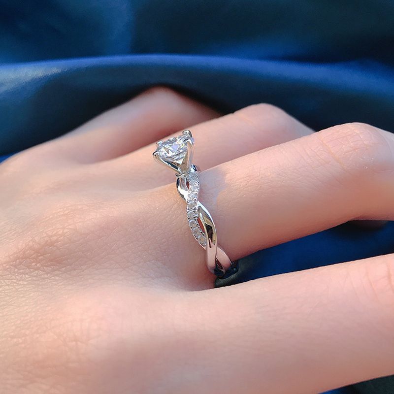 Minimalist Luxury Micro Pave Diamond Interwoven Love One Carat Moissanite For Women Wedding Ring Qixi Valentine's Day_voghion.com