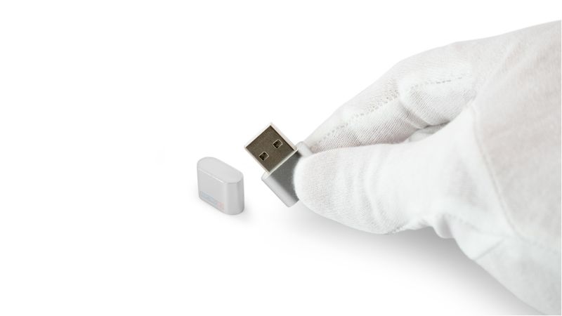 On the Go Memory Card Reader for Timesaving Data Transfer on Mac & Windows_voghion.com