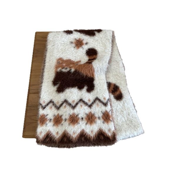 Weich und klebrig ~ Original Roter Panda Schal Imitation Nerz Nischendesign Niedlicher warmer Maillard-Halsschal für Herbst und Winter_voghion.com
