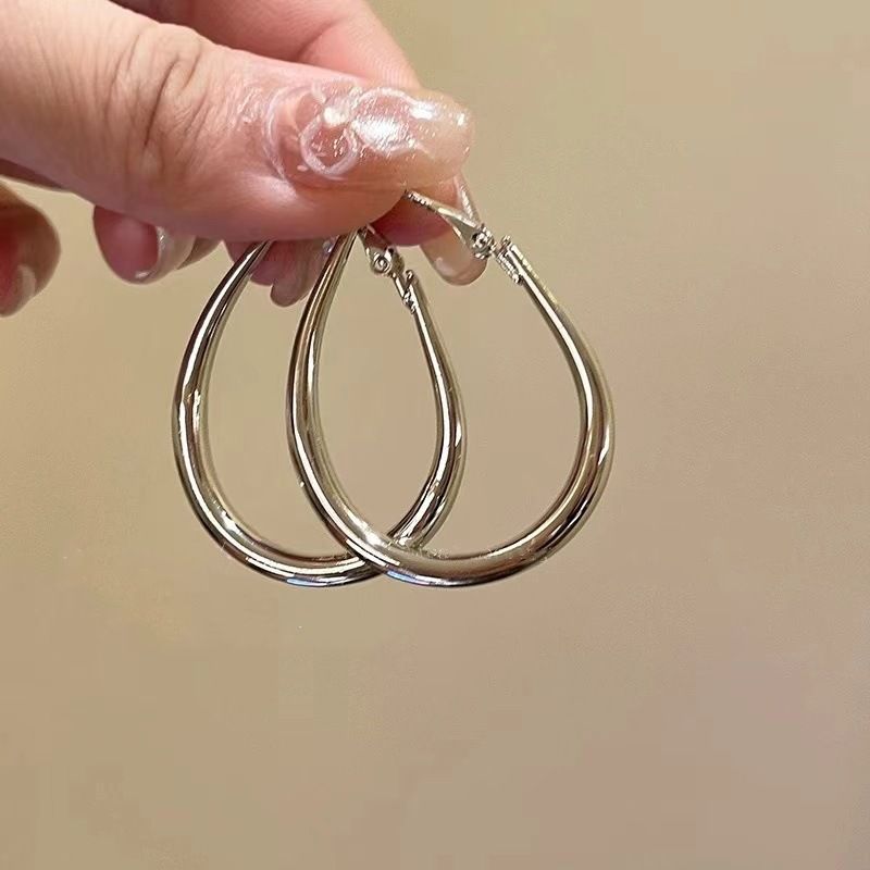 Water Drop For Women, Light Luxury High-End Sense, Earrings, Minimalist Style, Exaggerated Large Hoop Earrings_voghion.com
