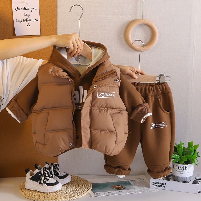 Baby Fleece-gefütterte verdickte Weste Neues modisches dreiteiliges Set für Jungen im Winter warme Kleidung im Trend_voghion.com