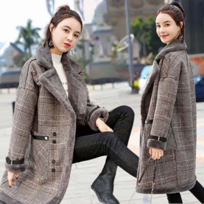 Plaid Wool Coat With Faux Shearling Collar – Oversized Winter Trench Coat For Petite Women, Warm & Stylish Long Coat With Pockets_voghion.com