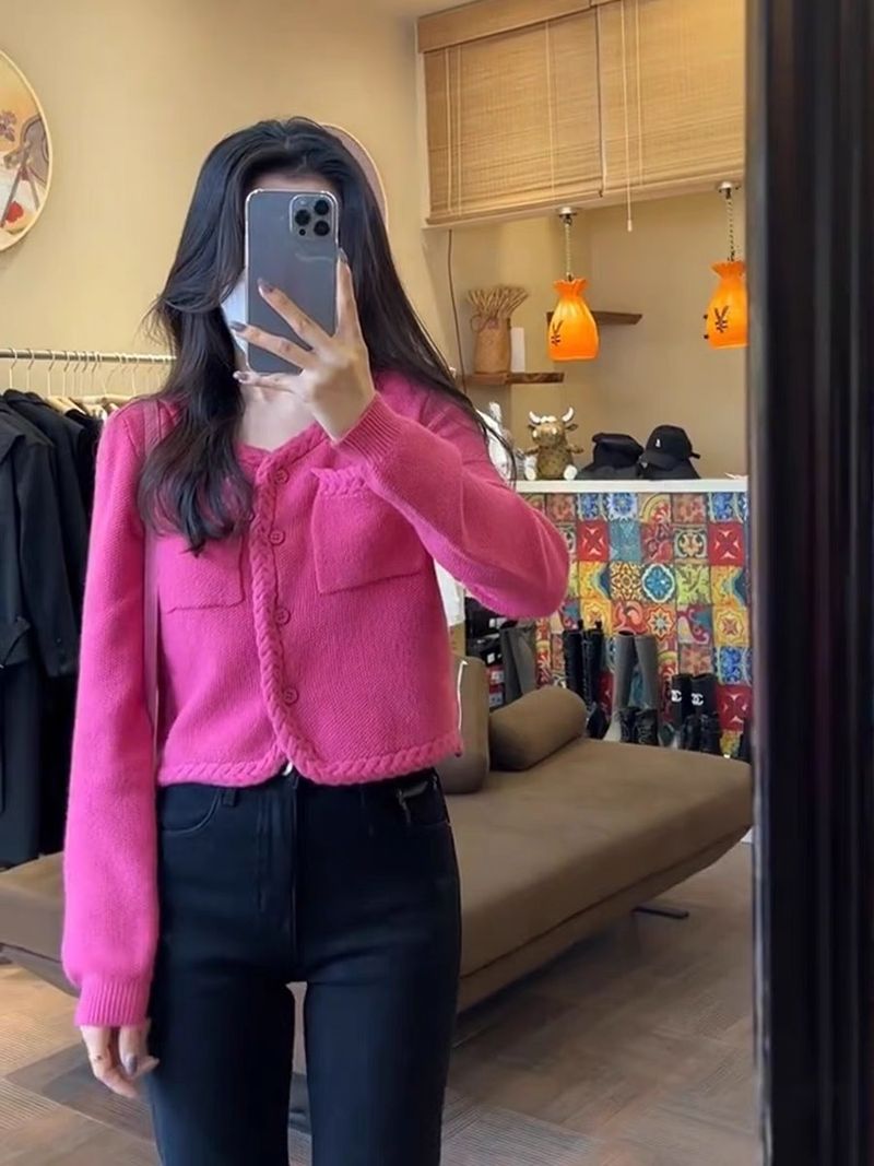 Mingyuan Xiaoxiangfeng Giacca corta a maniche lunghe in maglia per donna 2024 Autunno/Inverno Rosa Rosso Maglione piccolo delicato_voghion.com