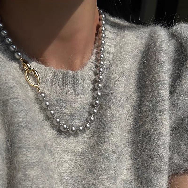 French Retro Light Luxury Niche High-end Feeling Gray Pearl Necklace Versatile Temperament Necklace Simple Personality Sweater Chain For Women_voghion.com