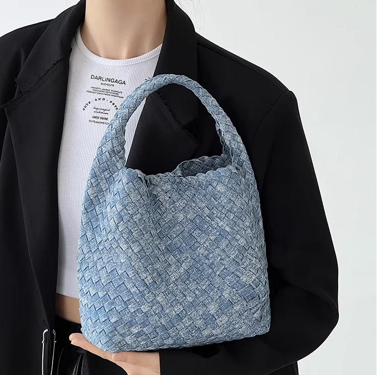 Borsa a secchiello in tela di denim intrecciata di alta qualità per le donne nel 2024, nuova borsa alla moda e versatile_voghion.com