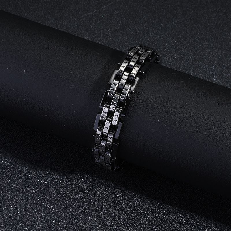 Bracciale da uomo con cinturino piatto a tre file in acciaio al titanio, modello Street Hip-Hop 2024, in vendita a prezzi accessibili_voghion.com
