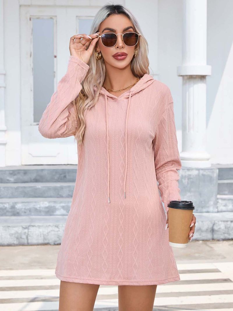 Abito a maniche lunghe con cappuccio in maglia da donna autunno/inverno 2024_voghion.com