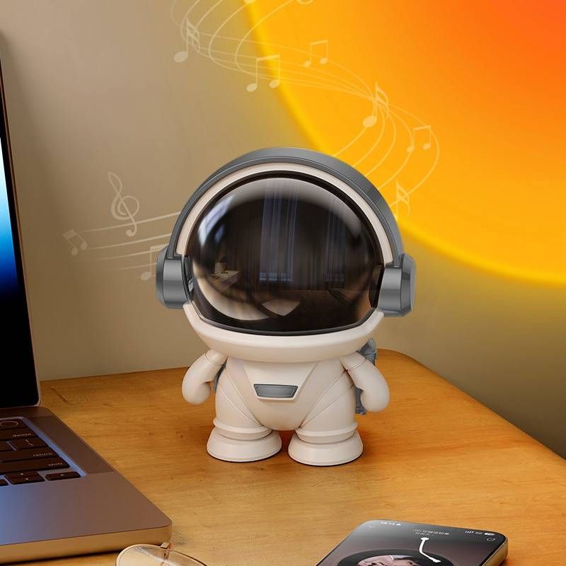 Spaceman Astronaut kabelloser Bluetooth-Lautsprecher tragbarer Mini-Desktop-Audio-Subwoofer für den Außenbereich als Geschenk_voghion.com