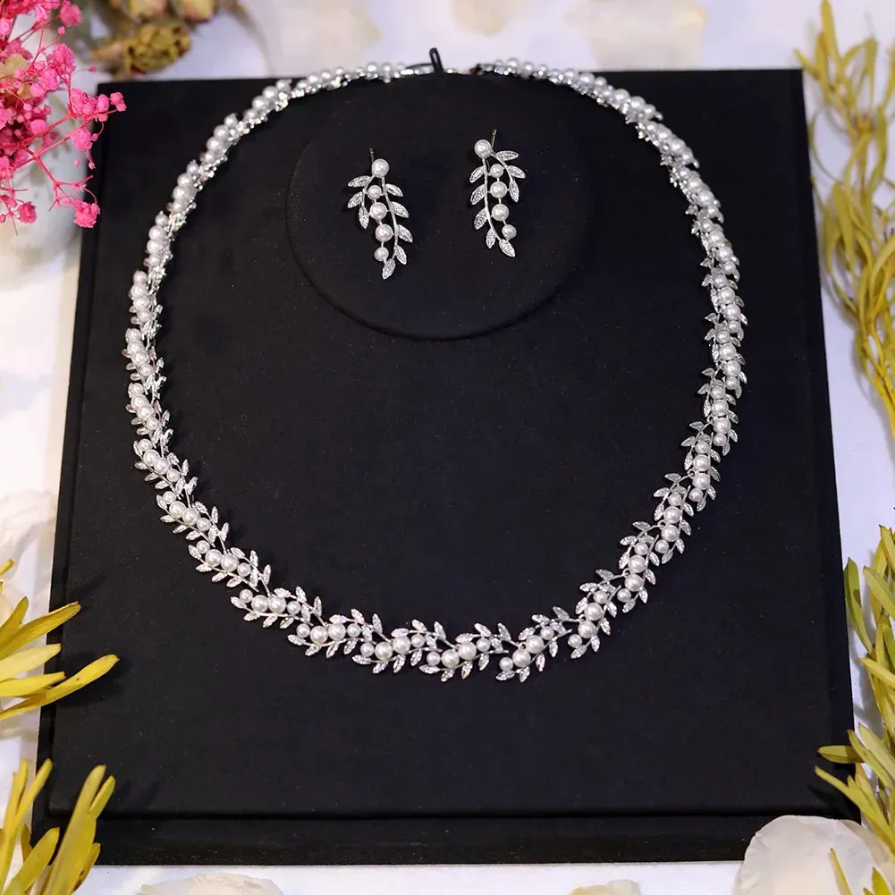 Läikiv kuubilise tsirkooniumoksiidi lehtedega pärlitega kaelakee ja kõrvarõngad, lihtsus, ümmargune festivaliürituse ehtekomplekt_voghion.com