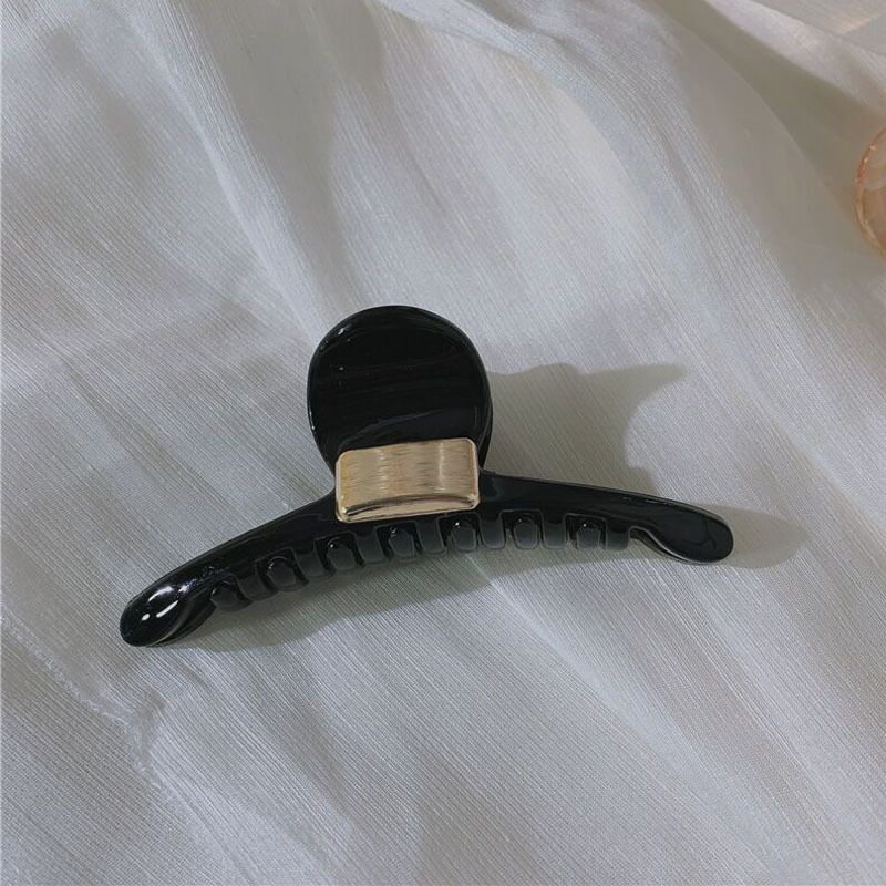 Korean Retro High-grade Grab Clip Geometric All-match Elegant Hairpin European and American Metal Simple Cold Style Back Head Clip_voghion.com